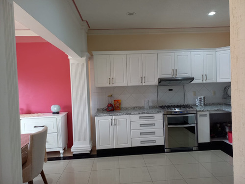 Oportunidad, Remate: Casa Con Excelentes Acabados Y Estado De Conservación En Oportunidad, Sin Pasivos. Cuenta Con Espacios Amplios Y Comodidades En Toda La Casa.