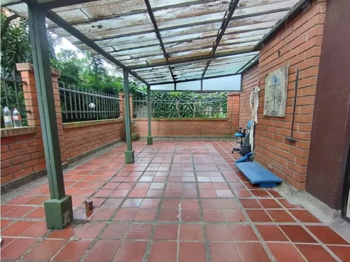Apartamento Para Remodelar Oviedo En El Poblado Con Increible Terraza