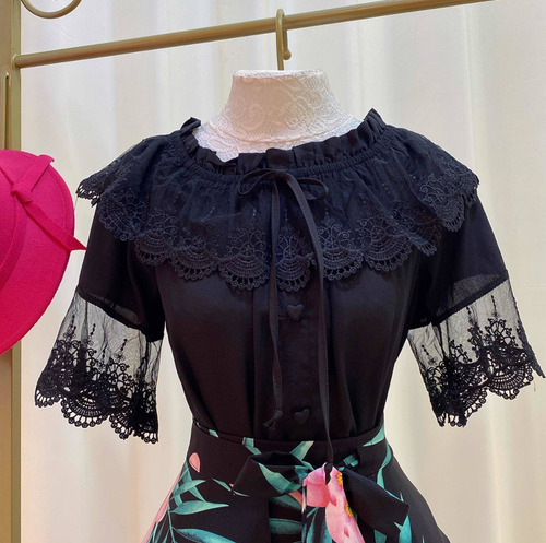 Imagem 7 de 8 de Blusa Ciganinha Ombro A Ombro Preta