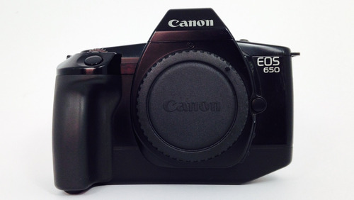 Cámara Canon Eos 650 Slr De 35mm (inv 208)