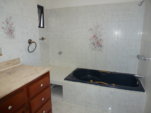 Imagen 15 de 21 de Vendo / Alquilo Hermosa Casa De Tres Niveles En Cacicazgos