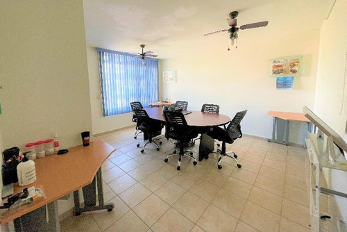 Imagen 2 de 16 de Casa Oficina En Venta Y Renta En Colinas Del Cimatario 3a Sección, Querétaro