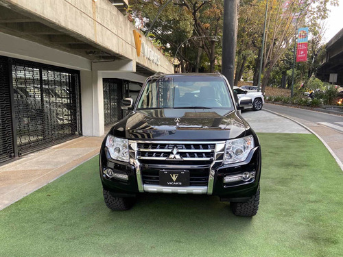 Imagen 3 de 14 de Mitsubishi Pajero Limited 4x4 2016