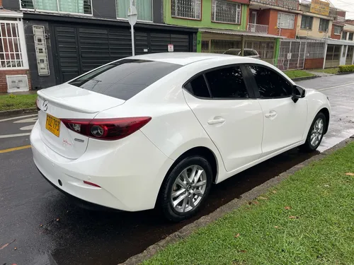 Mazda 3 2.0 Touring