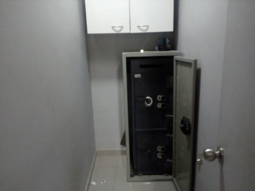 Imagen 2 de 13 de Oficina En Arriendo En Recoleta