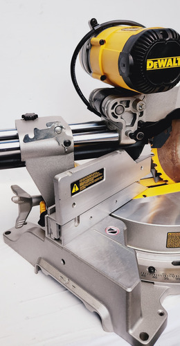 Sierra Ingletadora Dewalt Dws779 De Doble Bisel 110v (Usado)