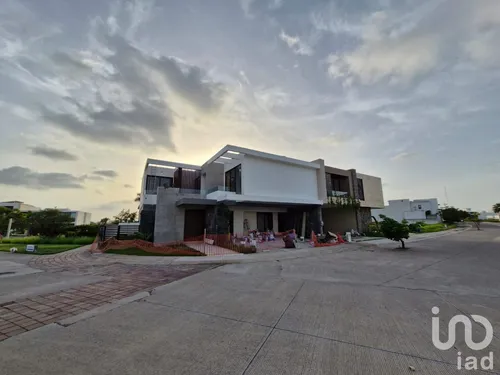 Venta Casa 4 Ambientes Punta Tiburón, Residencial, Marina Y Golf