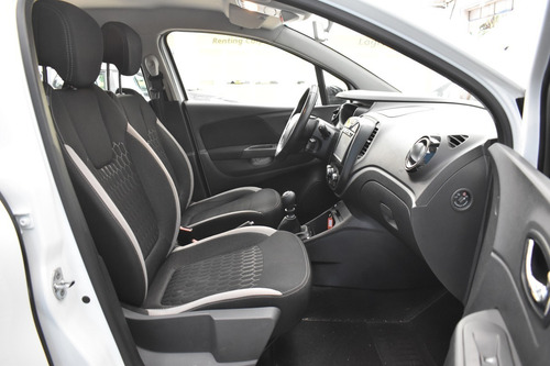 Imagen 6 de 15 de Renault Captur 2.0 Intens 2016 La Plata 881