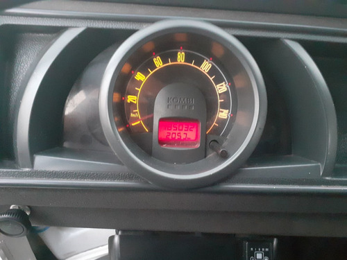 Imagem 6 de 6 de Kombi