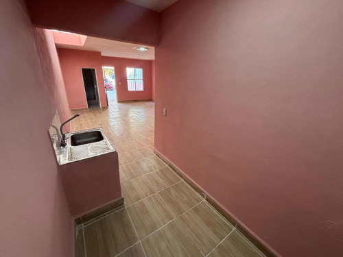 Se Vende Casa De Un Piso En Col. El Rocio