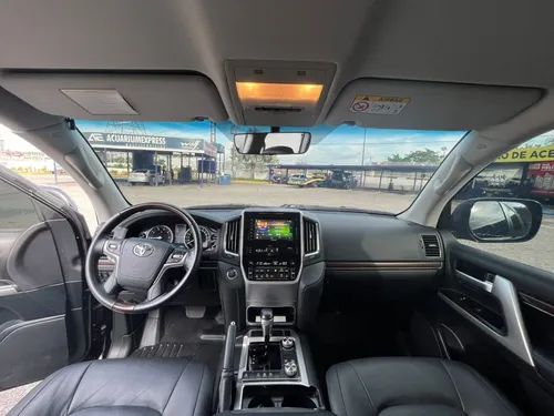 Toyota Land Cruiser Lc 200