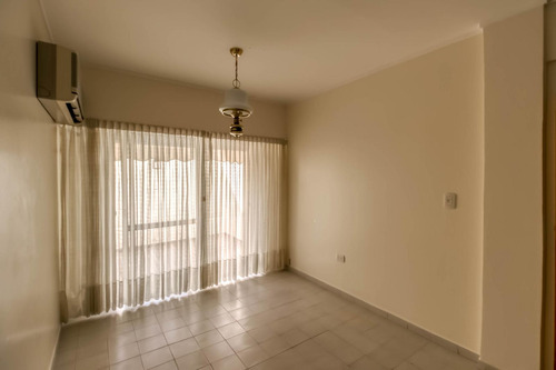 Oficina Impecable En Primer Piso De Edificio , Ideal Consultorio