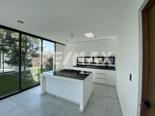 Casa En Venta En Morelos, Fraccionamiento Real De Oaxtepec