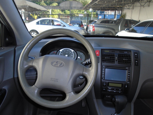 Imagem 10 de 12 de Hyundai Tucson Ano 2014 Cor Prata 92.000km Aut. Nova