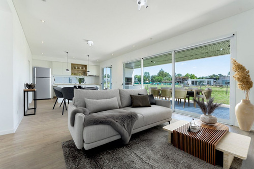 Venta Casa 4 Amb Santa Lucía Con Jardín Y Parrilla