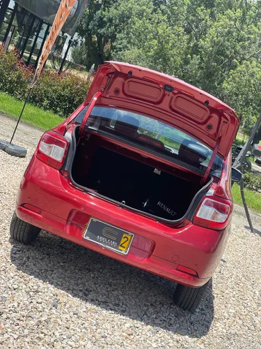 Renault Logan 1.6 Privilege / Intens