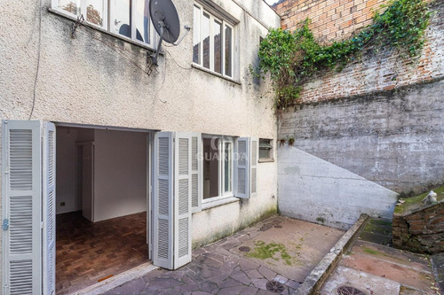 Imagem 3 de 18 de Exclusividade Guarida: Apartamento Diferenciado Com Pátio, Jk, Localizado No Bairro Petrópolis. - 11524