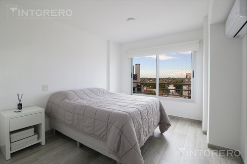 Departamento En Venta De 4 Ambientes Con Balcón Aterrazado Y 3 Cocheras Cubiertas En Morón.