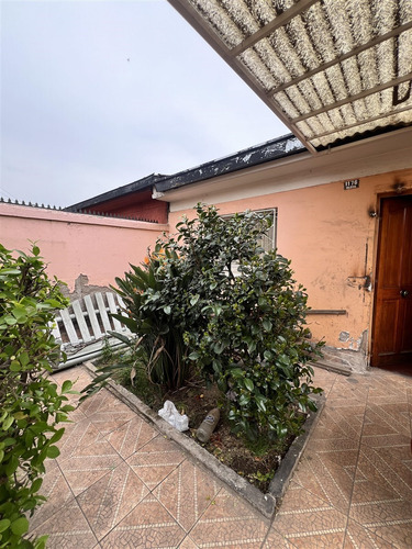 Se Vende Casa De 3h, 2b En Tranquilo Barrio Residencial
