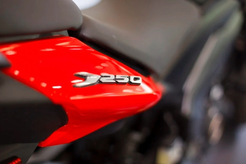 Imagen 11 de 20 de Bajaj Dominar 250