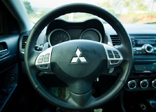 Imagem 4 de 8 de Mitsubishi Lancer