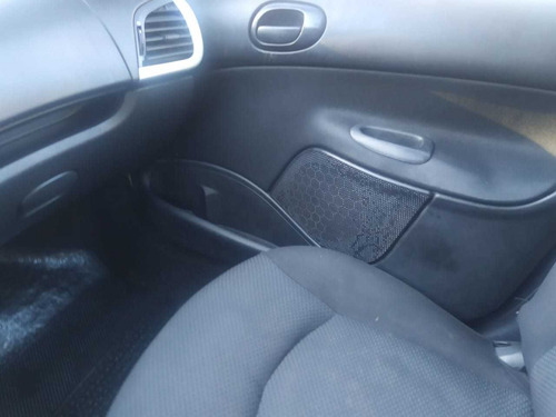 Peugeot 207 2014 1.4 Sedan Allure 75cv