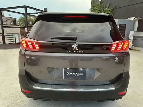 Peugeot 5008 Allure Pack 7 Pasajeros Aut 2023