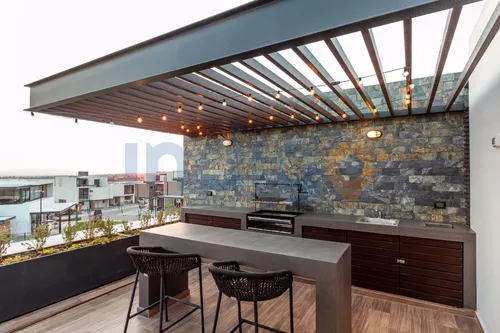 Casa En Venta En El Nuevo Refugio, Roof Garden, Cuarto De Servicio, Finos Acabados.