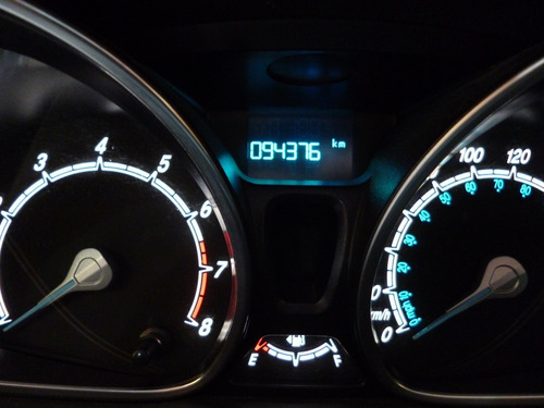Imagen 12 de 14 de Ford Fiesta Kinetic Design 1.6 Titanium 120cv
