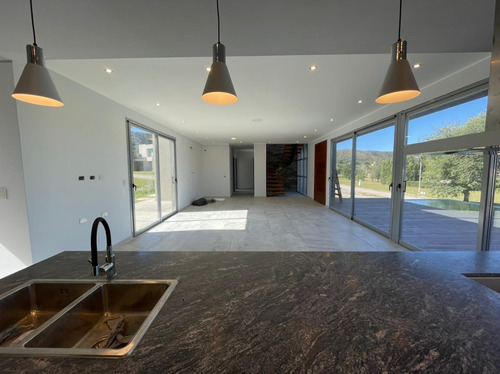 Casa 3 Dormitorios Venta Country Golf Carlos Paz