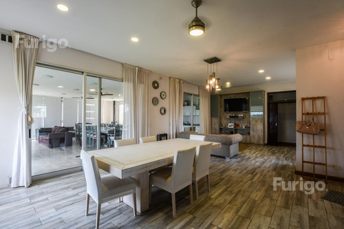 Casa En 3 Dormitorios En Soldini - Barrio Las Pérgolas