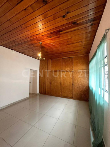 Casa De 1 Piso En Colonia Centro En Parral, Chihuahua