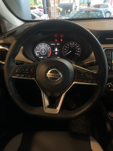 Imagen 8 de 15 de Nissan Versa Exclusive Cvt