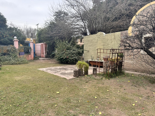 Vendo Casa 2 Dormitorios- Arguello - 720 M2 Terreno