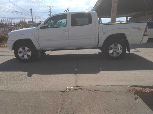 Imagen 2 de 15 de Toyota Tacoma Dob/cab Trd Sport 2013 Blanco