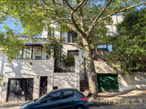 Amplia Casa En Venta En Casco Histórico De San Isidro.