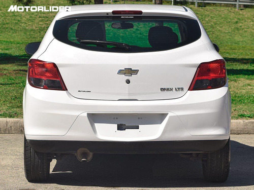 Imagen 4 de 25 de Chevrolet Onix Ltz 1.4 Extra Full | Permuta / Financia