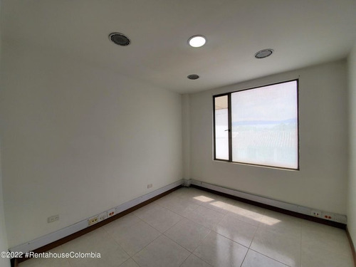Imagen 25 de 30 de Comercial En Pontevedra(bogota) Rah Co: 23-1491