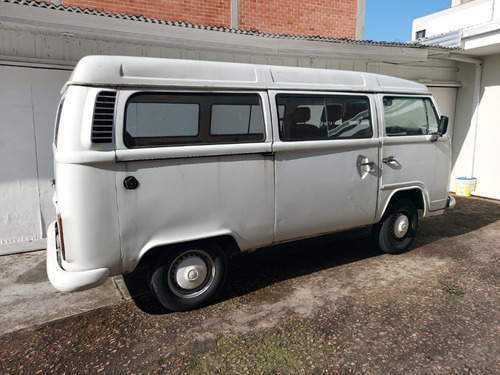 Imagem 1 de 5 de Vw Kombi 2006 - Gasolina / Gás - Branca