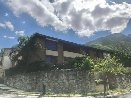 Casa En Venta En Las Cumbres 2 Sector Al Poniente De Monterrey, Nuevo León Zona Cumbres