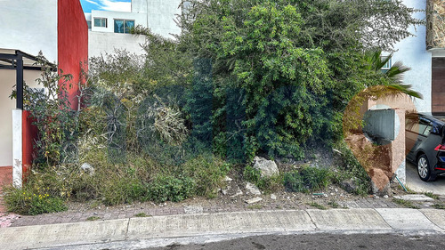 Terreno En Venta En El Refugio En Calle Abierta