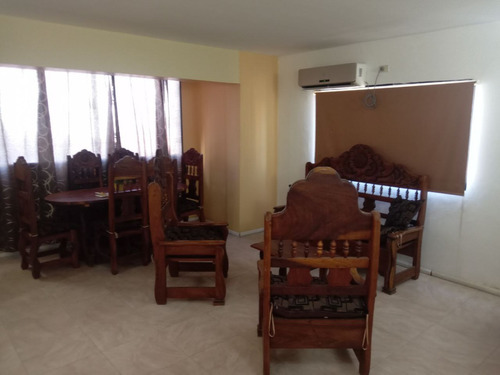 Apartamento En Avv Santiago Mariño, 85 M2. 02 Hab, 02 Baños