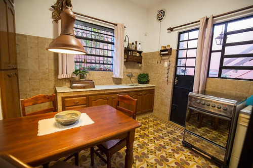 Imagen 9 de 16 de Impecable, Para Mudarse Ya. Preciosa Casa Con Alarma, Parrillero Y Estufa A Leña
