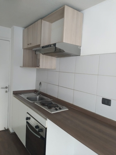 Arriendo Estudio Central ¡a Solo Pasos Del Metro Santa Ana!