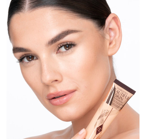 Base Charlotte Tilbury - Beautiful Skin Foundation Tono 4 Warm Chaud