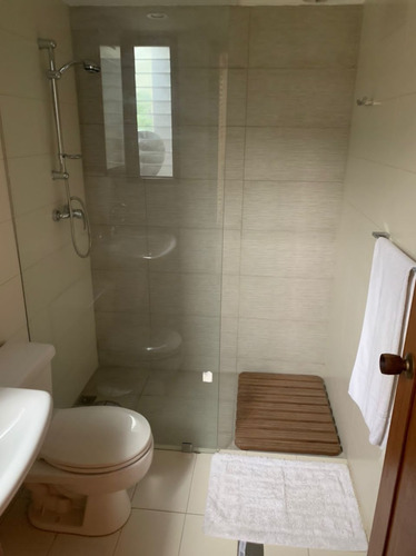 Imagen 12 de 14 de Fernando Perez Alquila Apartamento De Lujo En El Parral Res Isla Coral , Valencia Carabobo