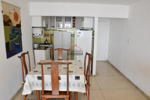 Apartamento En Peninsula, 2 Dormitorios *- Ref: 4764