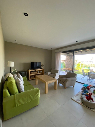 Imagen 3 de 27 de Venta Casa B° Palmares Valley