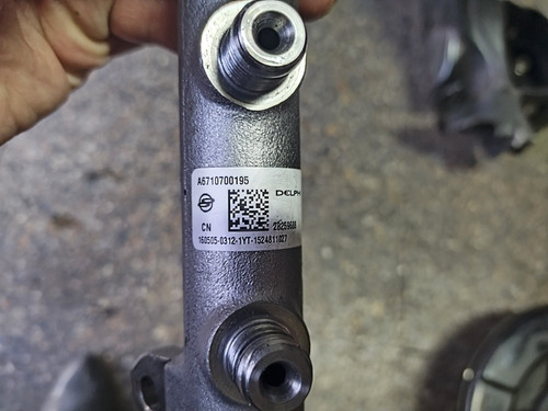 Riel De Inyección Con Sensor Ssangyong New Actyon 2.0 12-18 (Usado)