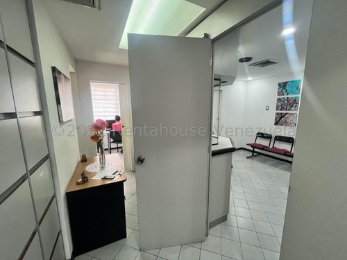 Imagen 16 de 20 de Consultorio Médico En Venta, Urb. San Bernardino